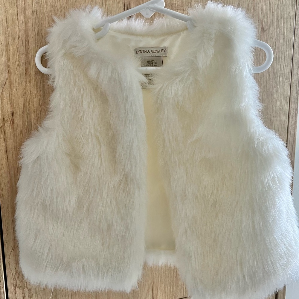 Faux Fur Sleeveless Jacket
